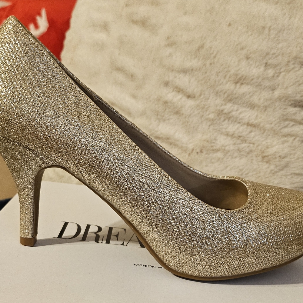 Platform heels, size 7.5, Tiffany round toe.